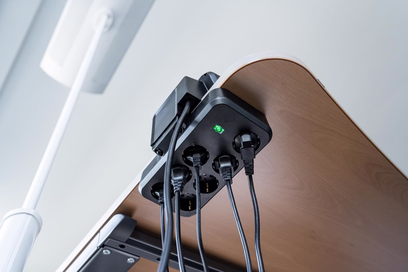 Tischsteckdosenleiste estilo Dublex 16 A 12V silber Steckd.9 2m PVC 2mm²