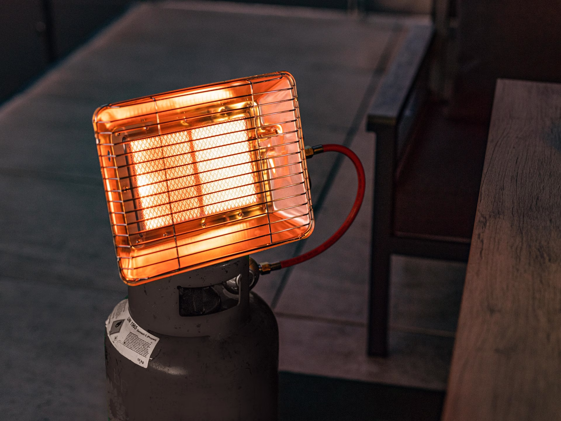 Heizstrahler 2,7-4,2 kW 200-370 g/h 50mbar man