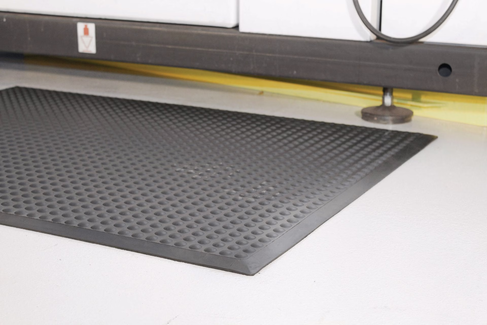 Arbeitsplatzbodenbelag Fertigmatte L900xB600xS14mm schwarz SBR-Gummi